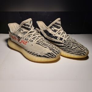 Womens Adidas Yeezy Boost 350 V2 Black White Sneakers Size 6.5
